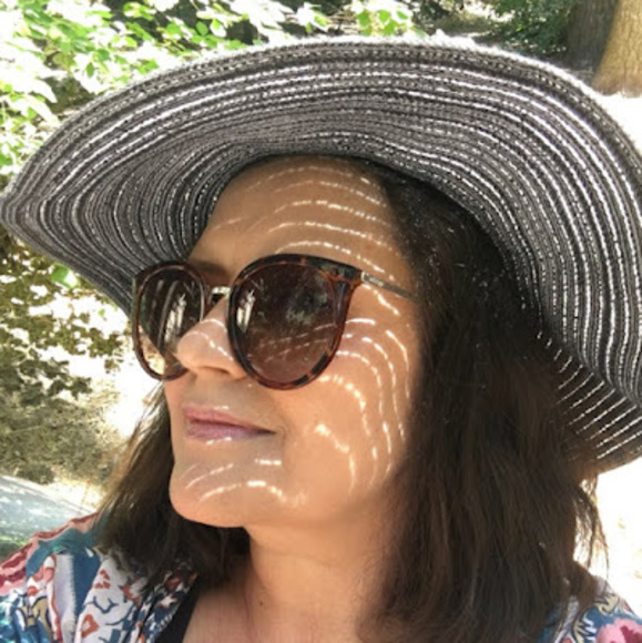 Meet the Posher Other - Meet your Posher, Elsa